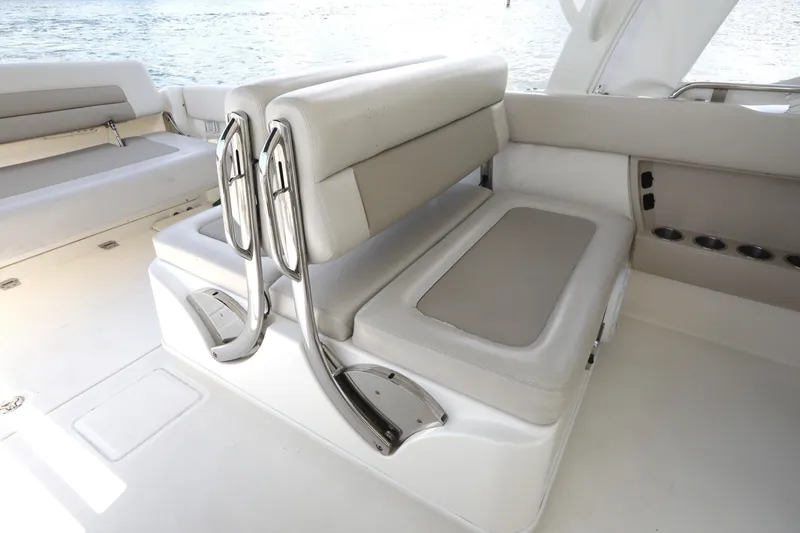 Slide: The Image of Boston Whaler 320 Vantage 2016 - 8140527