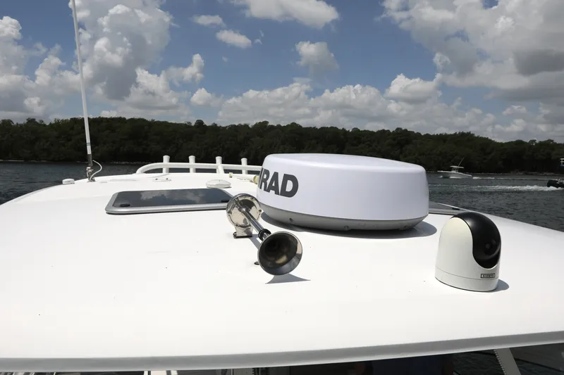 Slide: The Image of Boston Whaler 320 Vantage 2016 - 8140530