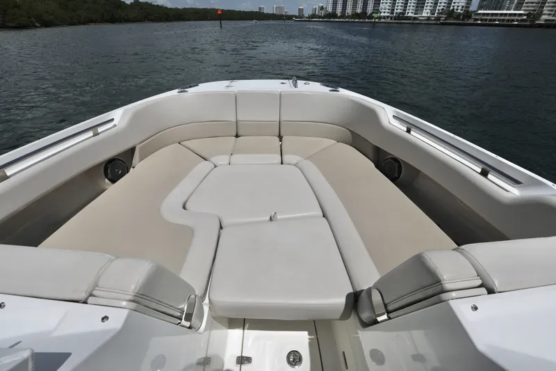 Slide: The Image of Boston Whaler 320 Vantage 2016 - 8140512