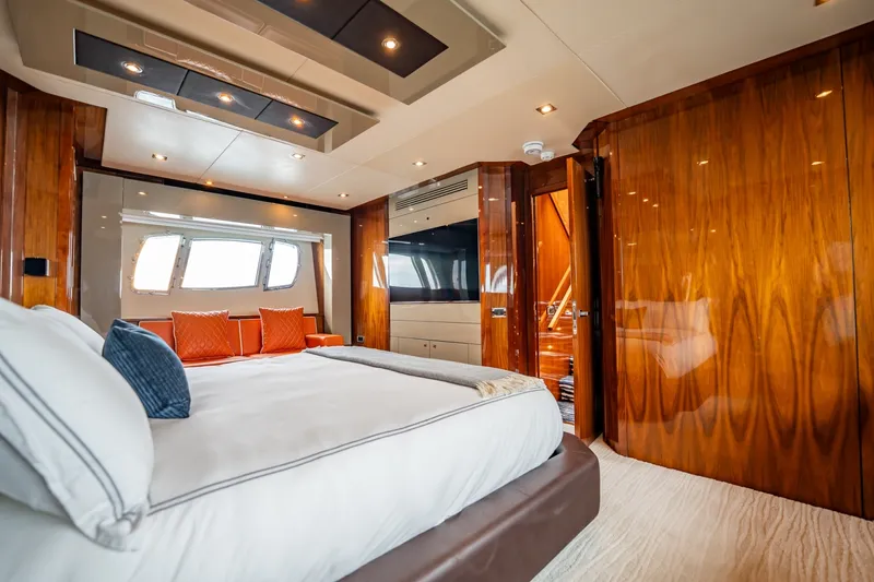 Slide: The Image of Sunseeker Predator 84 2009 - 8143328