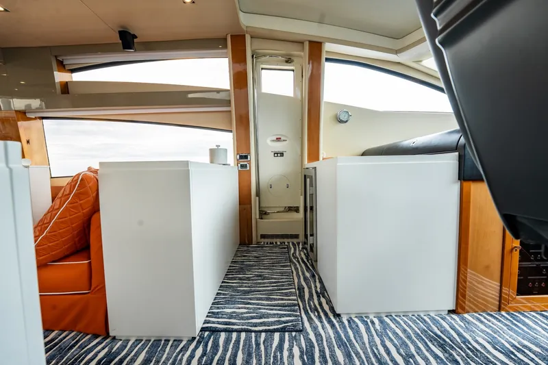 Slide: The Image of Sunseeker Predator 84 2009 - 8143320