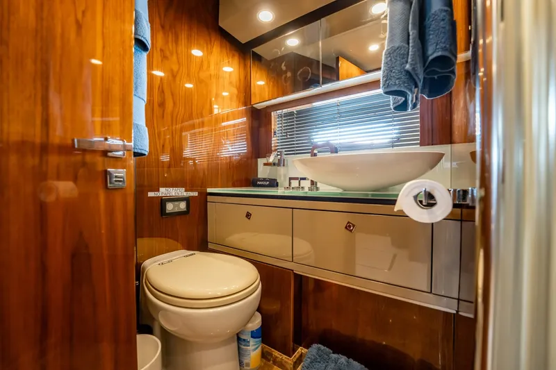 Slide: The Image of Sunseeker Predator 84 2009 - 8143340