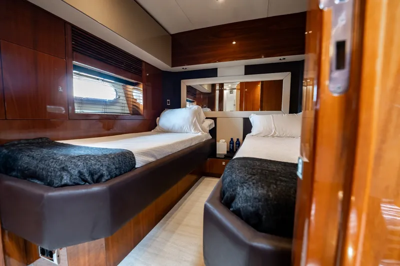Slide: The Image of Sunseeker Predator 84 2009 - 8143341