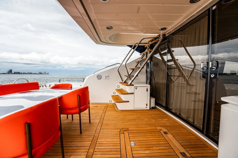 Slide: The Image of Sunseeker Predator 84 2009 - 8143313