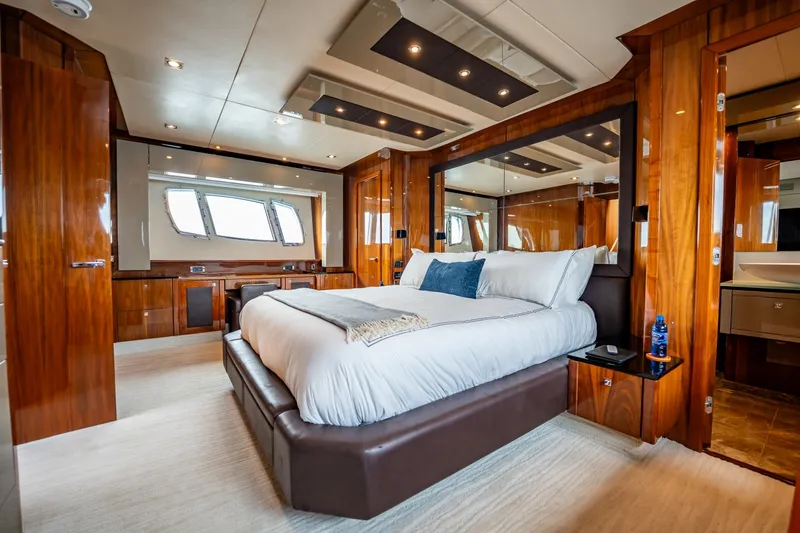 Slide: The Image of Sunseeker Predator 84 2009 - 8143326