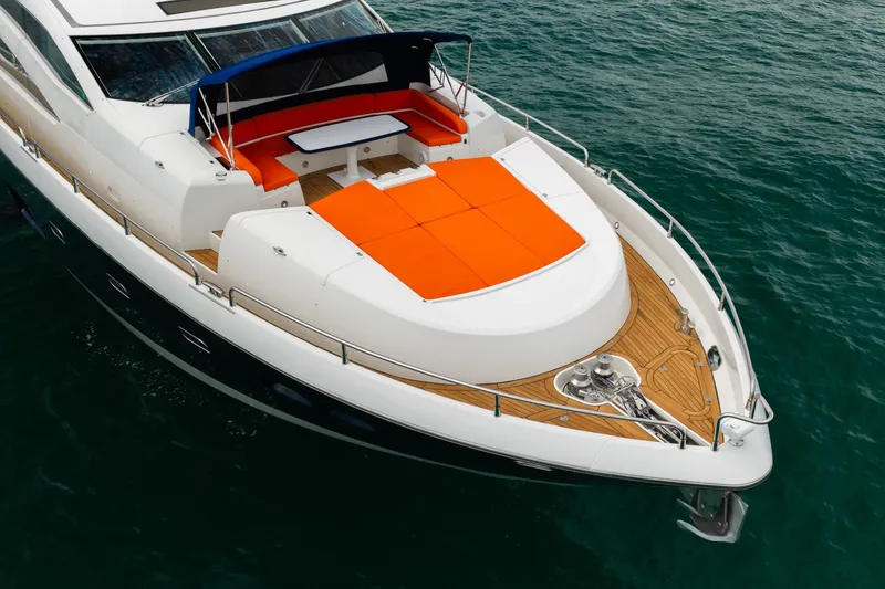 Slide: The Image of Sunseeker Predator 84 2009 - 8143300