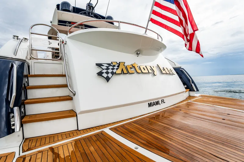 Slide: The Image of Sunseeker Predator 84 2009 - 8143302