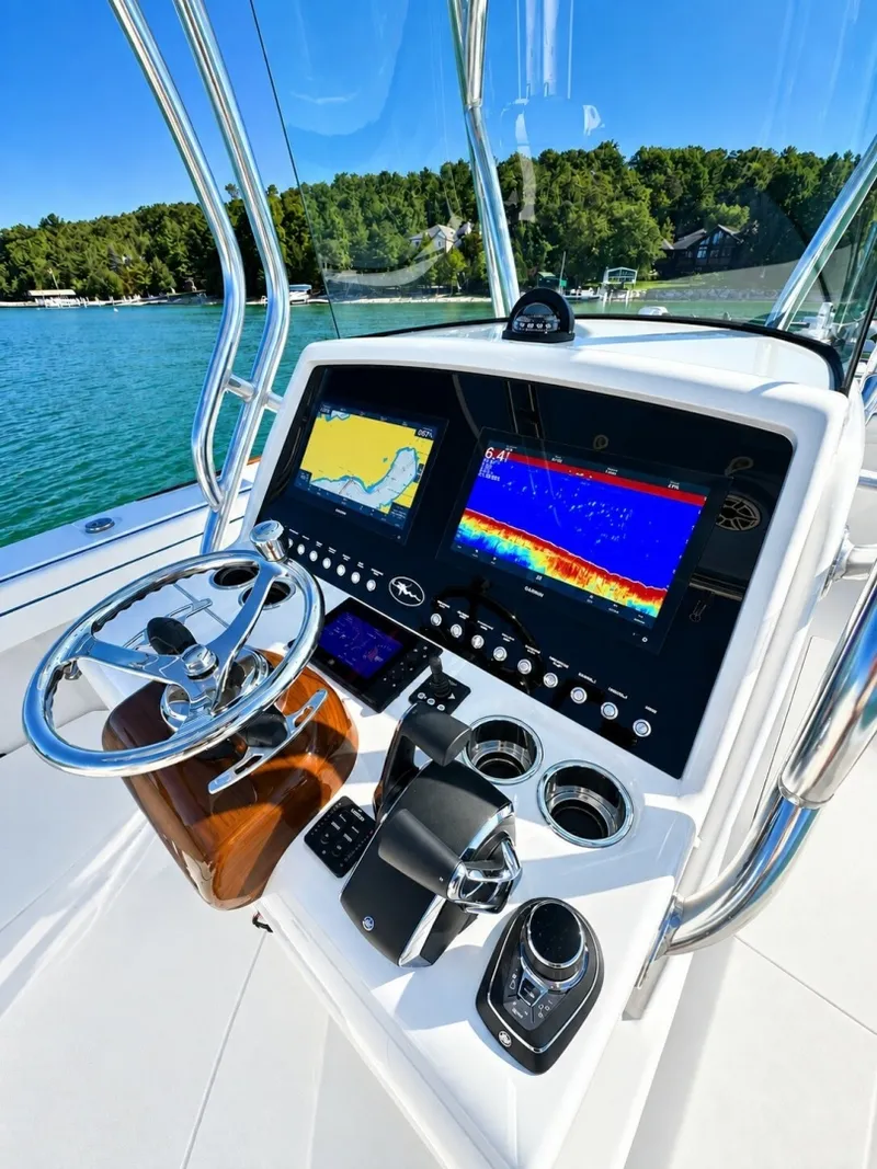 Slide: The Image of Valhalla Boatworks V-29 Hybrid 2025 - 8144204