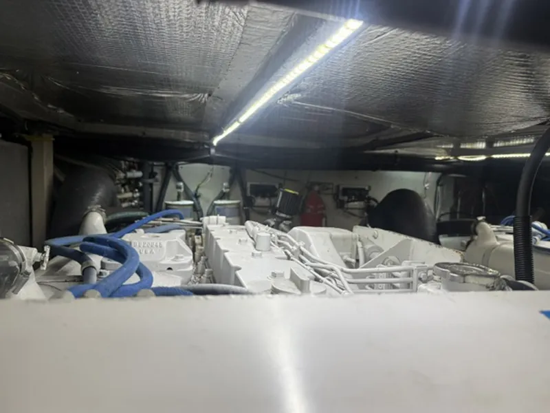Slide: The Image of Sea Ray 390 Motor Yacht 2004 - 8144302