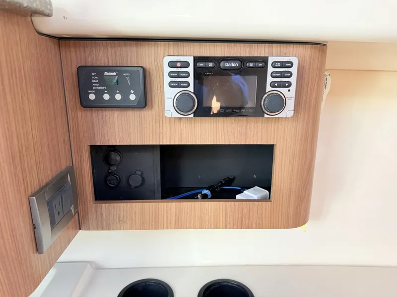 Slide: The Image of Boston Whaler 28 2012 - 8144853