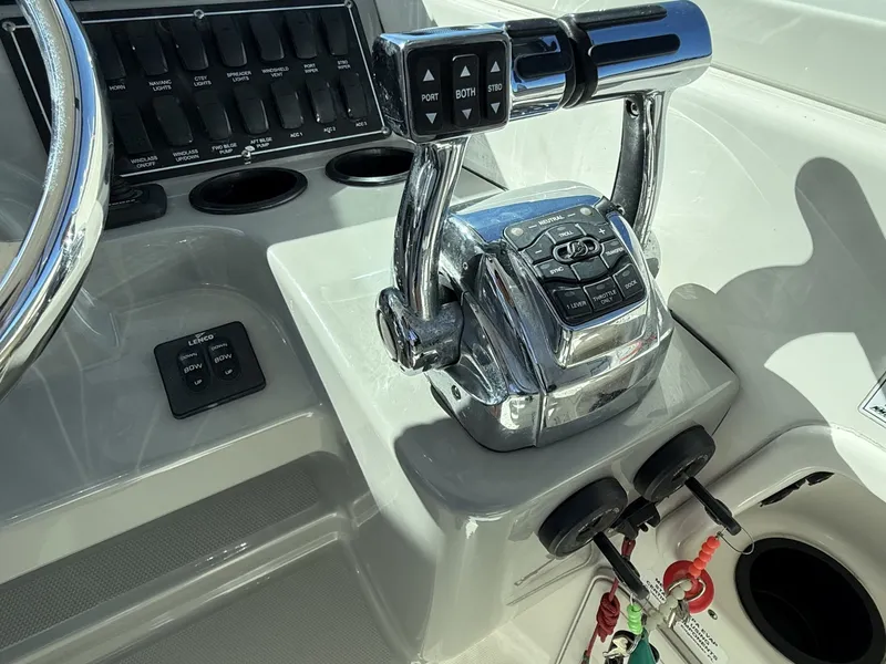 Slide: The Image of Boston Whaler 28 2012 - 8144776