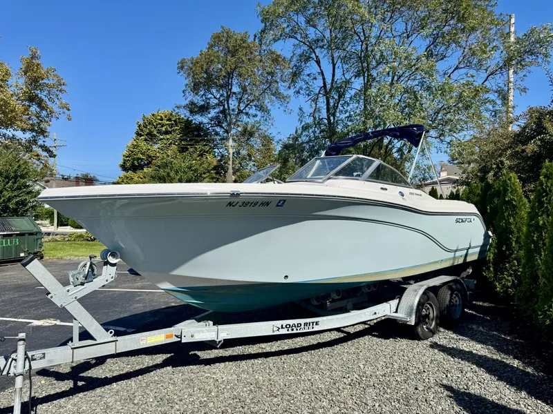 Slide: The Image of Sea Fox 228 Traveler 2019 - 8144825