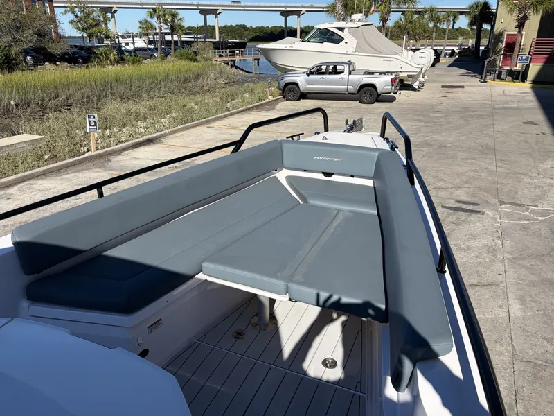 Slide: The Image of Axopar 28 T-Top 2023 - 8150746