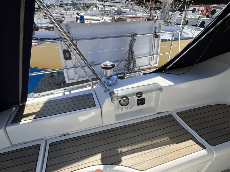 Slide: The Image of Beneteau Oceanis Clipper 393 2001 - 8145536