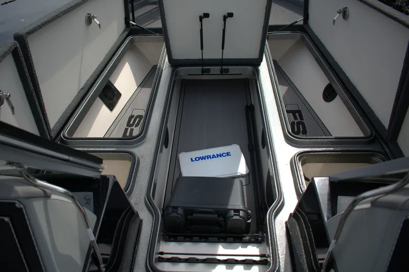 Slide: The Image of Ranger 622FS Pro 2023 - 8149220