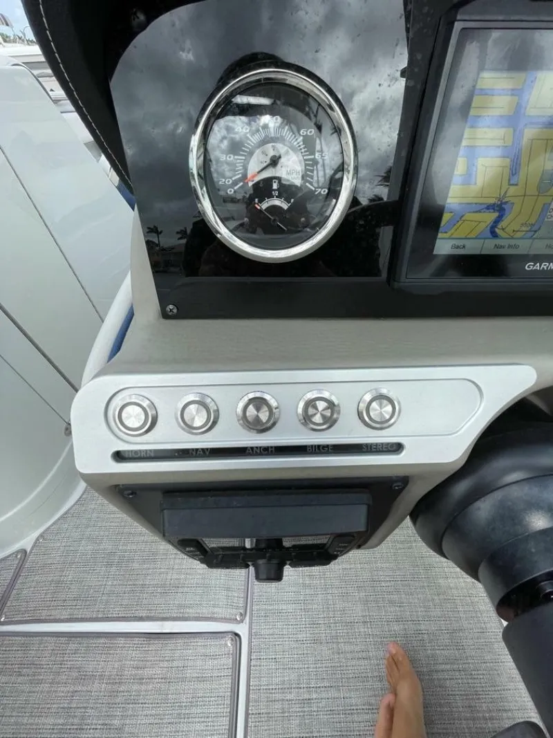 Slide: The Image of Crownline Boats 270 XSS 2021 - 8149294