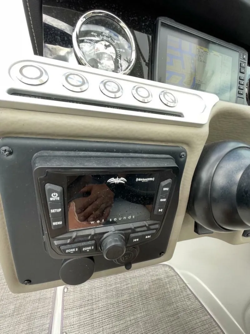 Slide: The Image of Crownline Boats 270 XSS 2021 - 8149295