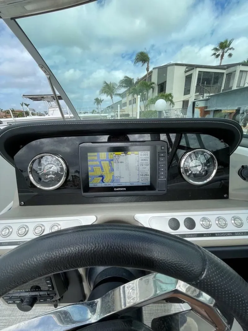 Slide: The Image of Crownline Boats 270 XSS 2021 - 8149289