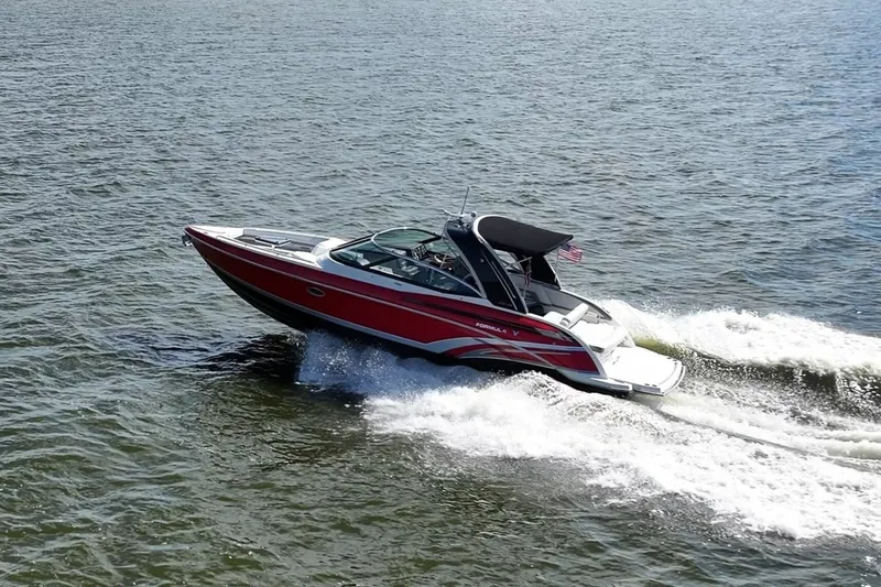 Slide: The Image of Formula 330 Crossover Bowrider 2016 - 8149456