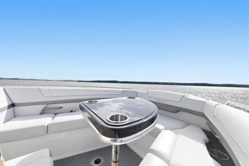 Slide: The Image of Formula 330 Crossover Bowrider 2016 - 8149506