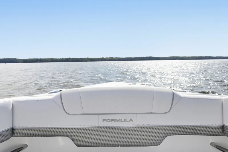 Slide: The Image of Formula 330 Crossover Bowrider 2016 - 8149498