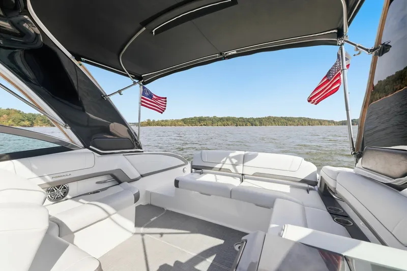 Slide: The Image of Formula 330 Crossover Bowrider 2016 - 8149515