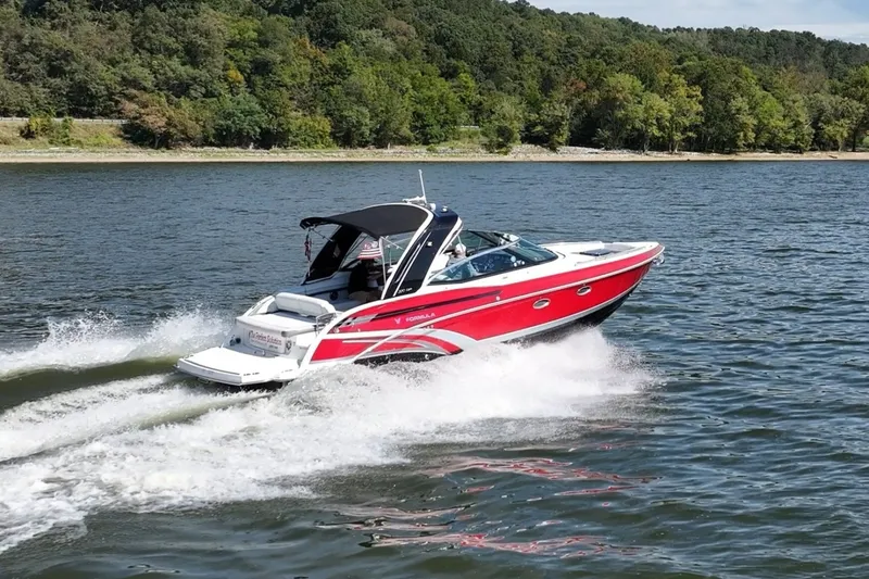 Slide: The Image of Formula 330 Crossover Bowrider 2016 - 8149451