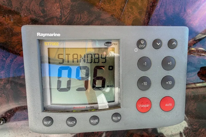 Slide: The Image of Sea Ray 410 Sundancer 2003 - 8149893