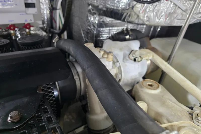 Slide: The Image of Cruisers 4450 Express Motoryacht 2001 - 8315908