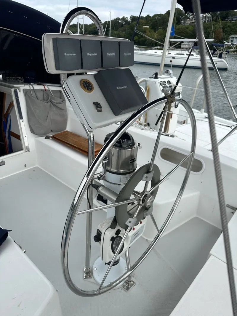 Slide: The Image of Catalina 36 mkII 2004 - 8151185