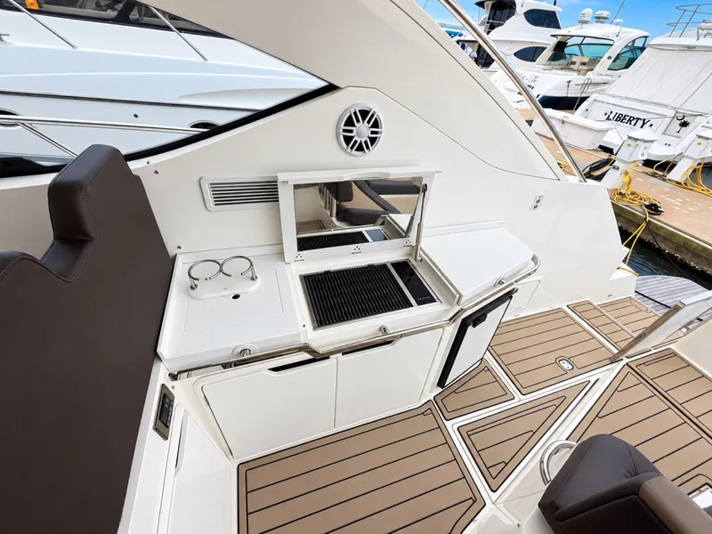 Slide: The Image of Galeon 385 HTS 2017 - 8151237