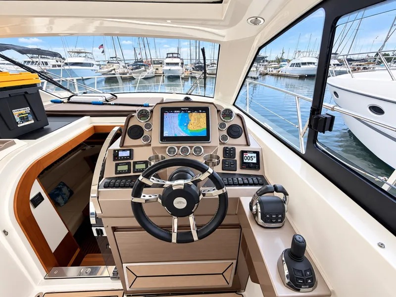 Slide: The Image of Galeon 385 HTS 2017 - 8151239