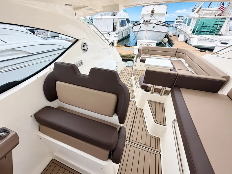 Slide: The Image of Galeon 385 HTS 2017 - 8151238