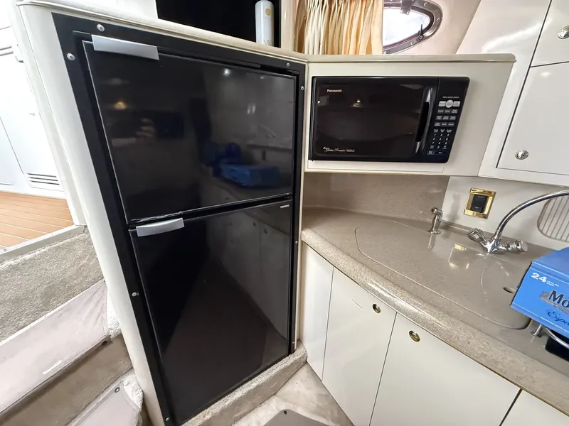 Slide: The Image of Sea Ray 400 Sundancer 1997 - 8151935