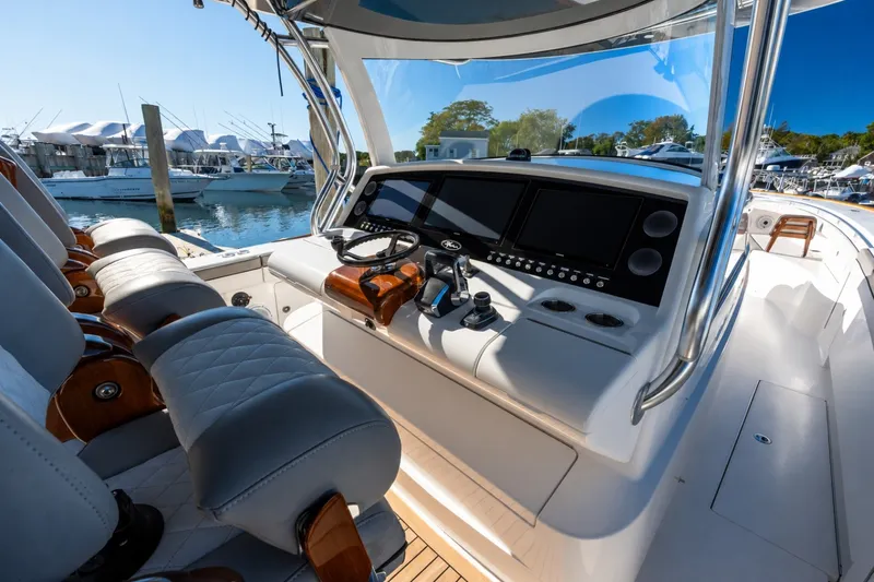Slide: The Image of Valhalla Boatworks V-46 2022 - 8151982