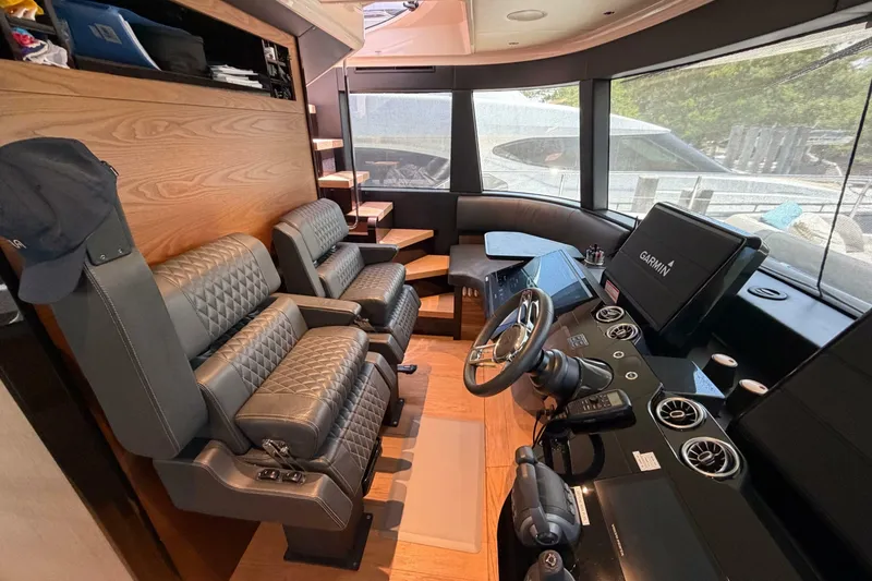 Slide: The Image of Absolute Navetta 75 2024 - 8152886