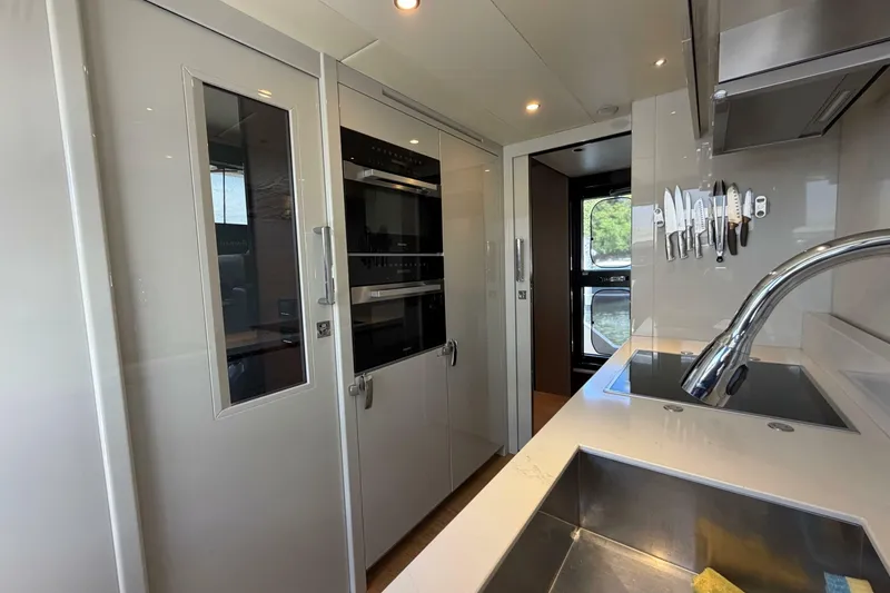 Slide: The Image of Absolute Navetta 75 2024 - 8152885