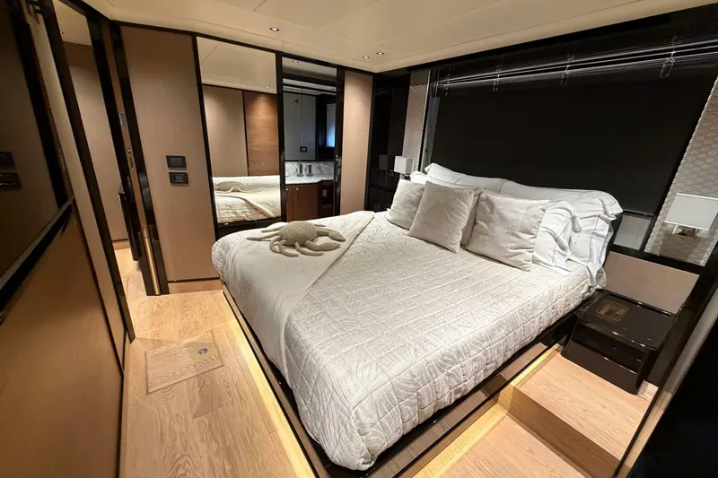 Slide: The Image of Absolute Navetta 75 2024 - 8152893