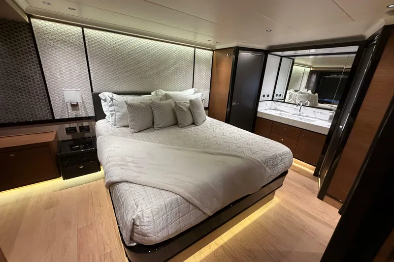 Slide: The Image of Absolute Navetta 75 2024 - 8152888