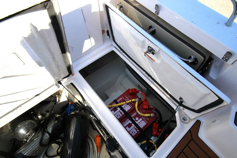 Slide: The Image of Ranger Tug R-25 2025 - 8153022
