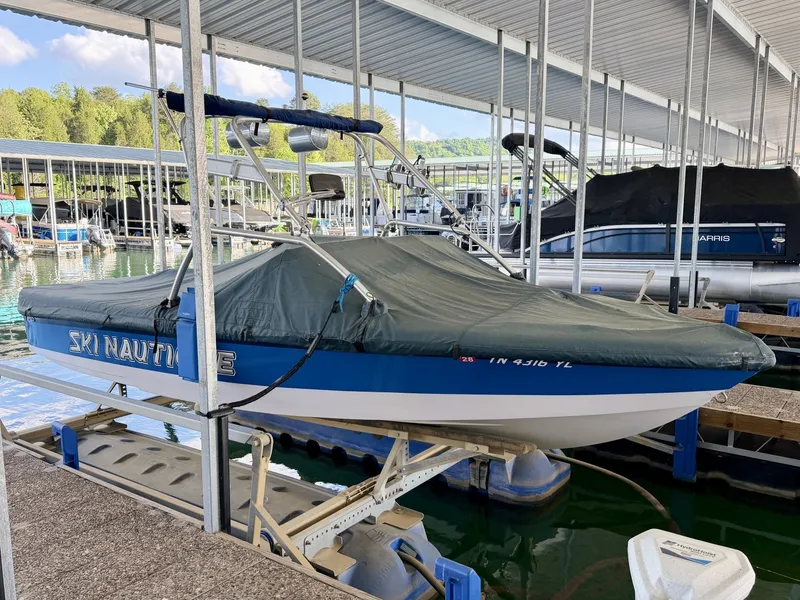 Slide: The Image of Correct Craft Ski Nautique 206 Team Edition 2009 - 8165105