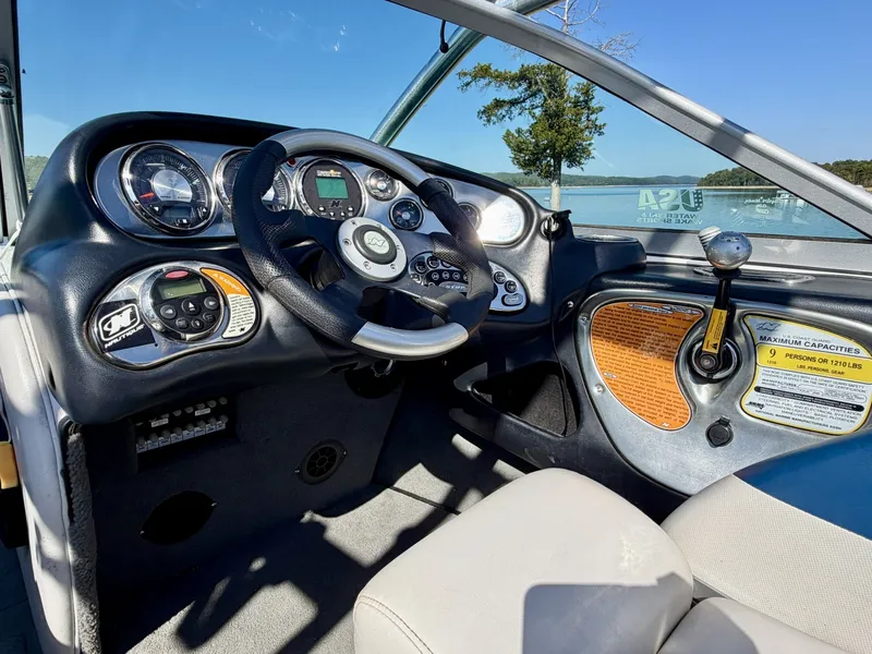 Slide: The Image of Correct Craft Ski Nautique 206 Team Edition 2009 - 8162184
