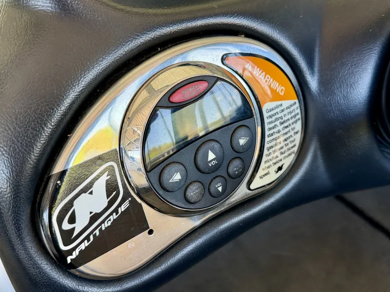Slide: The Image of Correct Craft Ski Nautique 206 Team Edition 2009 - 8162179