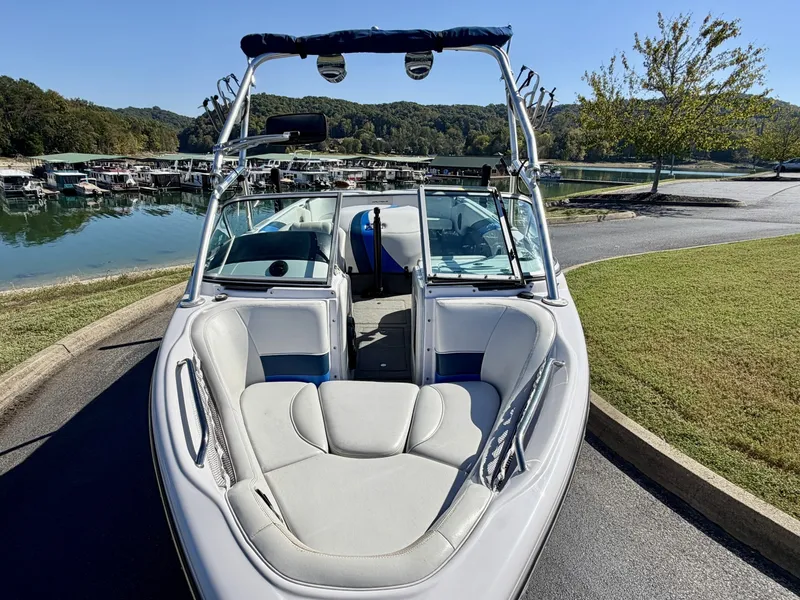 Slide: The Image of Correct Craft Ski Nautique 206 Team Edition 2009 - 8162206