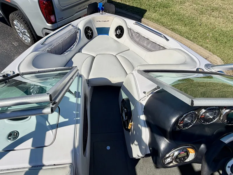 Slide: The Image of Correct Craft Ski Nautique 206 Team Edition 2009 - 8162201