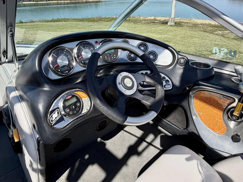 Slide: The Image of Correct Craft Ski Nautique 206 Team Edition 2009 - 8162181