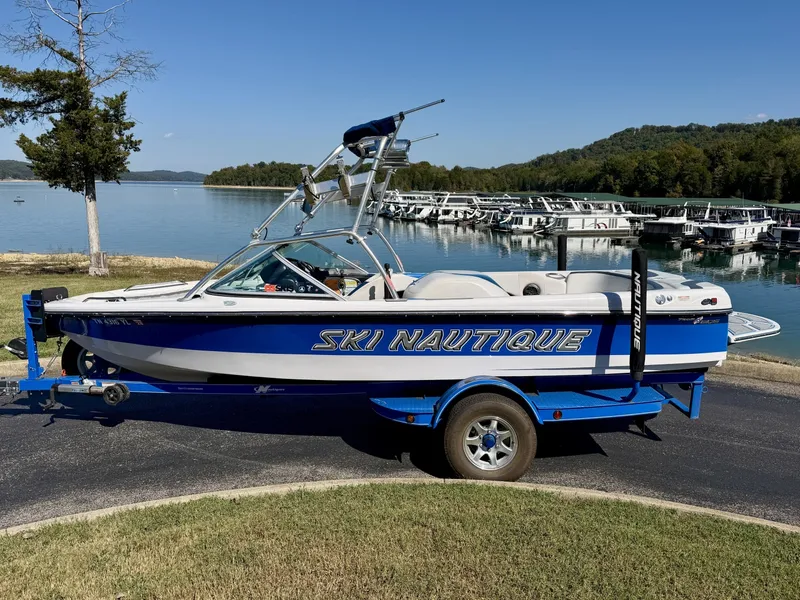 Slide: The Image of Correct Craft Ski Nautique 206 Team Edition 2009 - 8162157