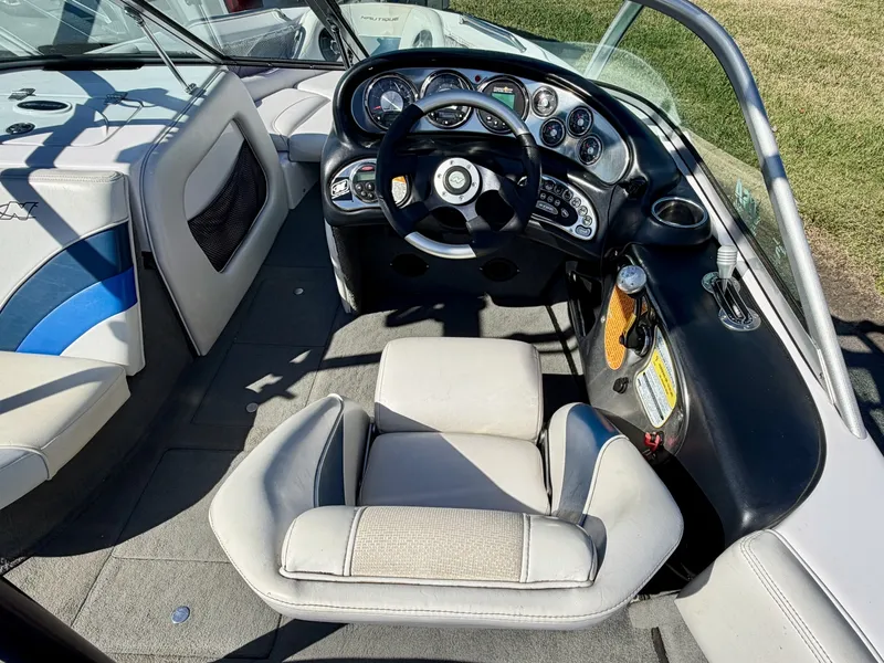 Slide: The Image of Correct Craft Ski Nautique 206 Team Edition 2009 - 8162167