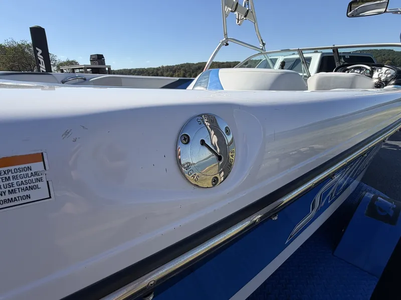 Slide: The Image of Correct Craft Ski Nautique 206 Team Edition 2009 - 8163291