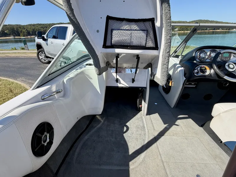 Slide: The Image of Correct Craft Ski Nautique 206 Team Edition 2009 - 8162192